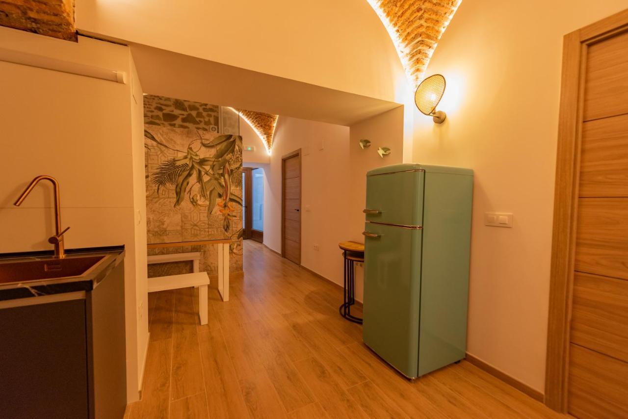 Апартаменты Galarza Deluxe Casa Xvi-Xvii Parking Privado Gratis Касерес Экстерьер фото